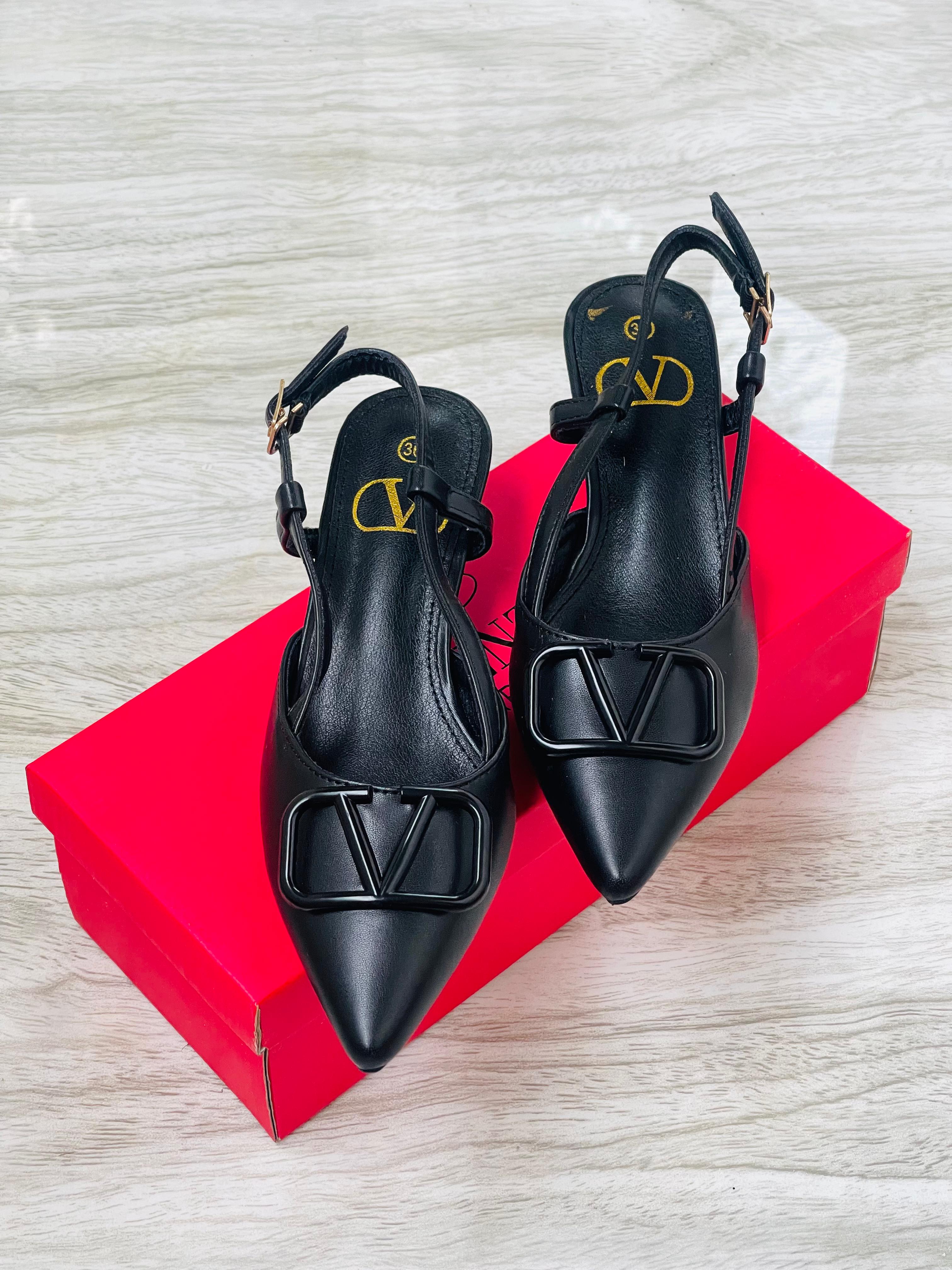 ✨ Imported Valentino V Heels ✨